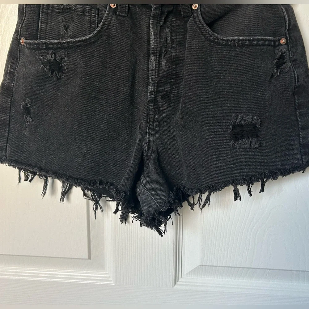 Wild Fable Black Distressed Ultra High Waisted Denim Jean Cutoff Short Size 2 - Picture 4 of 8